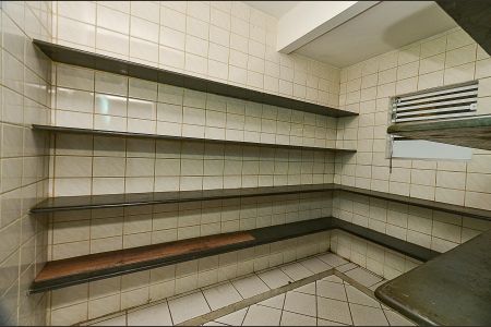 Casa para alugar com 480m², 5 quartos e 4 vagasDespensa 