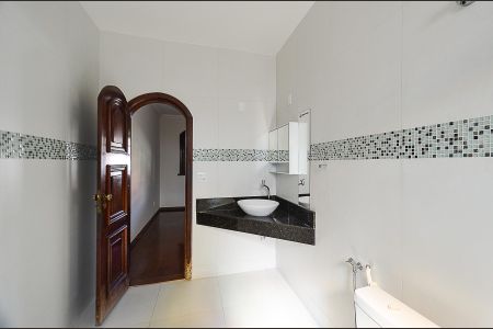 Casa para alugar com 480m², 5 quartos e 4 vagasBanheiro Suíte 2
