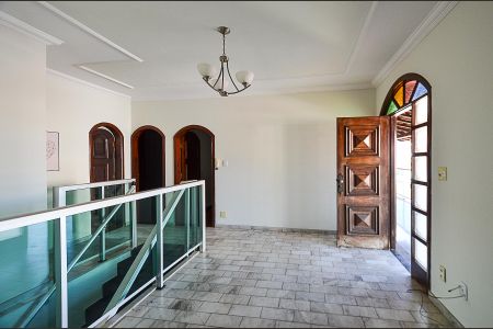 Casa para alugar com 480m², 5 quartos e 4 vagasCorredor