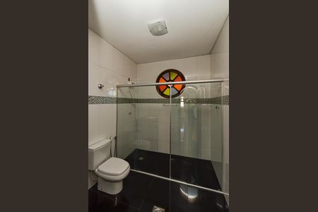 Casa para alugar com 480m², 5 quartos e 4 vagasBanheiro Suíte 2