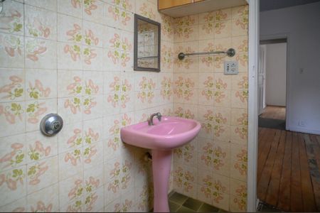 Casa à venda com 110m², 2 quartos e 1 vaga Casa à venda com 110m², 2 quartos e 1 vagaBanheiro da Suíte