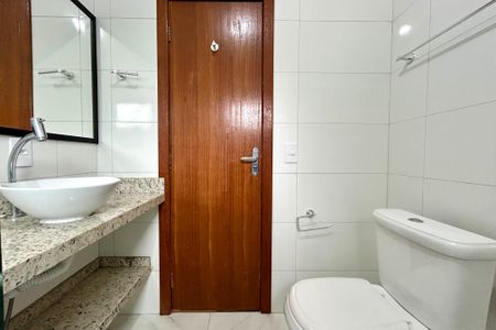 Casa para alugar com 220m², 3 quartos e 3 vagasBanheiro suíte 3