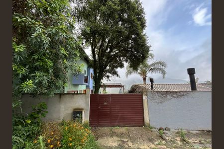 Casa para alugar com 220m², 3 quartos e 3 vagasFachada