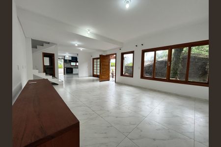Sala de casa para alugar com 3 quartos, 220m² em Rio Tavares, Florianópolis