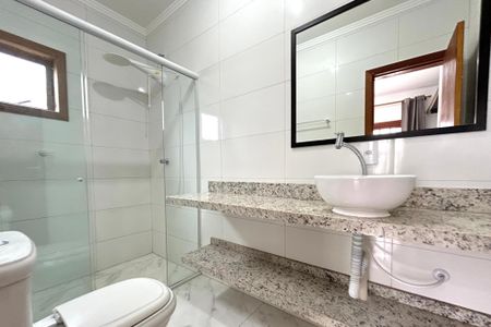 Casa para alugar com 220m², 3 quartos e 3 vagasBanheiro Suíte 2