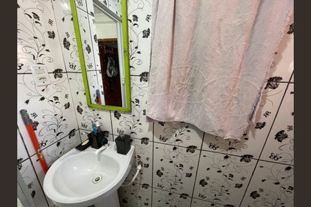 Casa à venda com 120m², 3 quartos e 2 vagas Casa à venda com 120m², 3 quartos e 2 vagasBanheiro 2