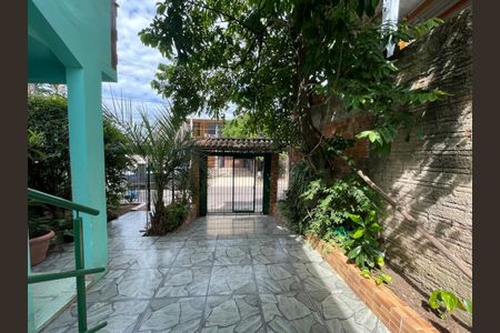 Casa à venda com 120m², 3 quartos e 2 vagas Casa à venda com 120m², 3 quartos e 2 vagasQuintal