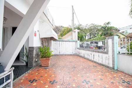 Garagem de casa à venda com 3 quartos, 345m² em Vila Kosmos, Rio de Janeiro