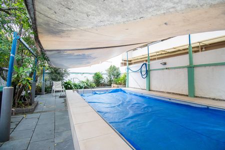Piscina de casa à venda com 3 quartos, 345m² em Vila Kosmos, Rio de Janeiro
