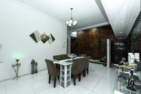 Casa à venda com 1200m², 6 quartos e 2 vagas Casa à venda com 1200m², 6 quartos e 2 vagasCopa