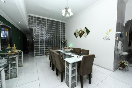 Casa à venda com 1200m², 6 quartos e 2 vagas Casa à venda com 1200m², 6 quartos e 2 vagasCopa