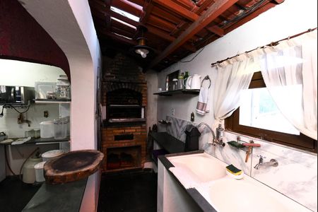 Casa para alugar com 1200m², 6 quartos e 2 vagasÁrea comum