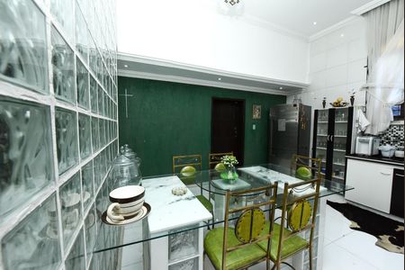 Casa à venda com 1200m², 6 quartos e 2 vagas Casa à venda com 1200m², 6 quartos e 2 vagasCozinha