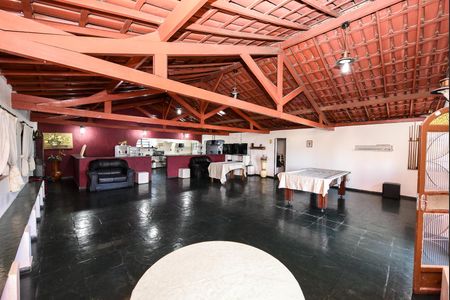 Casa à venda com 1200m², 6 quartos e 2 vagas Casa à venda com 1200m², 6 quartos e 2 vagasÁrea comum