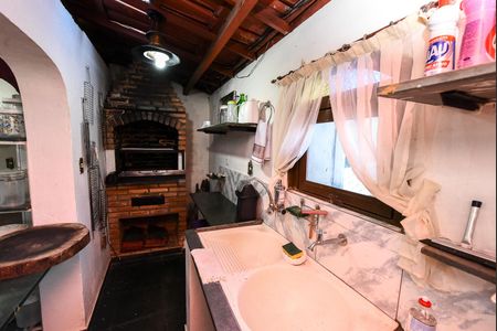 Casa à venda com 1200m², 6 quartos e 2 vagas Casa à venda com 1200m², 6 quartos e 2 vagasÁrea comum