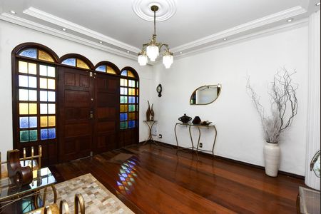 Casa à venda com 1200m², 6 quartos e 2 vagas Casa à venda com 1200m², 6 quartos e 2 vagasSala 2