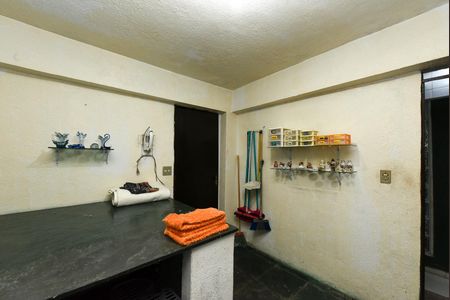 Casa à venda com 1200m², 6 quartos e 2 vagas Casa à venda com 1200m², 6 quartos e 2 vagasLavanderia