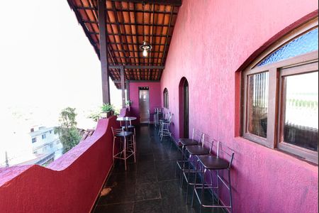 Casa à venda com 1200m², 6 quartos e 2 vagas Casa à venda com 1200m², 6 quartos e 2 vagasÁrea comum