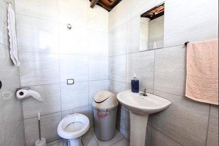 Casa à venda com 1200m², 6 quartos e 2 vagas Casa à venda com 1200m², 6 quartos e 2 vagasÁrea comum