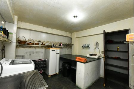 Casa à venda com 1200m², 6 quartos e 2 vagas Casa à venda com 1200m², 6 quartos e 2 vagasLavanderia