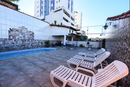 Casa à venda com 1200m², 6 quartos e 2 vagas Casa à venda com 1200m², 6 quartos e 2 vagasÁrea comum - Piscina