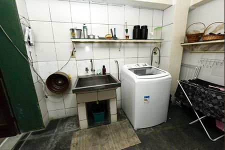 Casa à venda com 1200m², 6 quartos e 2 vagas Casa à venda com 1200m², 6 quartos e 2 vagasLavanderia