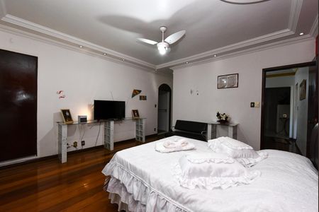 Casa à venda com 1200m², 6 quartos e 2 vagas Casa à venda com 1200m², 6 quartos e 2 vagasSuite 1