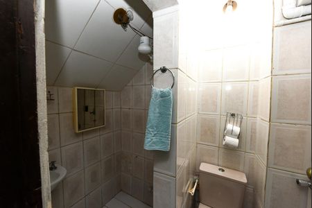 Casa à venda com 1200m², 6 quartos e 2 vagas Casa à venda com 1200m², 6 quartos e 2 vagasBanheiro de serviço