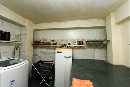 Casa à venda com 1200m², 6 quartos e 2 vagas Casa à venda com 1200m², 6 quartos e 2 vagasLavanderia