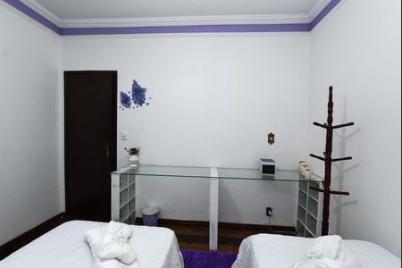 Casa à venda com 1200m², 6 quartos e 2 vagas Casa à venda com 1200m², 6 quartos e 2 vagasSuite 2