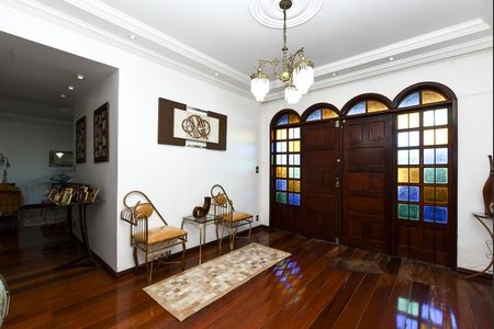 Casa à venda com 1200m², 6 quartos e 2 vagas Casa à venda com 1200m², 6 quartos e 2 vagasSala 2