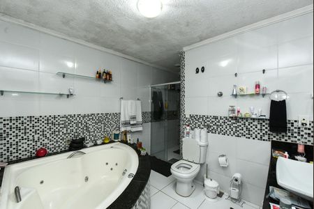 Casa à venda com 1200m², 6 quartos e 2 vagas Casa à venda com 1200m², 6 quartos e 2 vagasBanheiro Suite Master