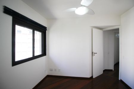 Apartamento para alugar com 142m², 3 quartos e 2 vagasQuarto 