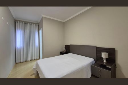 Casa à venda com 104m², 3 quartos e 2 vagasSuíte