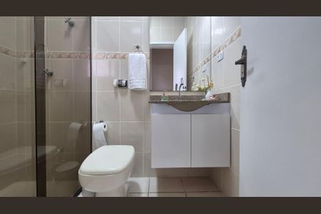 Casa à venda com 104m², 3 quartos e 2 vagasBanheiro da suíte