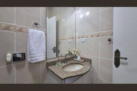 Casa à venda com 104m², 3 quartos e 2 vagasBanheiro da suíte