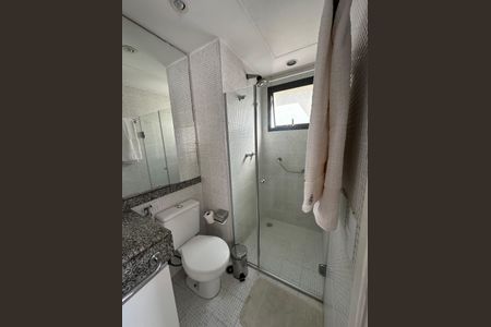 Banheiro de kitnet/studio à venda com 1 quarto, 30m² em Indianópolis, São Paulo