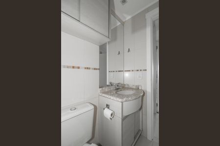 Banheiro Social de apartamento para alugar com 3 quartos, 80m² em Boa Vista, Porto Alegre