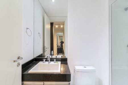 Studio para alugar com 41m², 1 quarto e 1 vaga Studio para alugar com 41m², 1 quarto e 1 vagaBanheiro