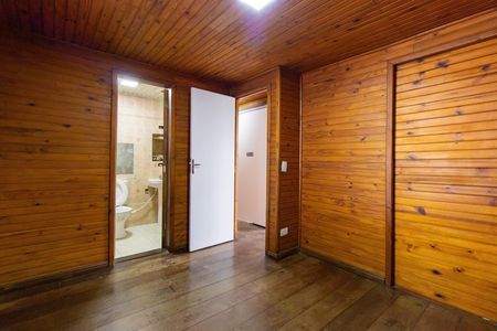 Casa para alugar com 696m², 4 quartos e 4 vagas Casa para alugar com 696m², 4 quartos e 4 vagasQuarto 3 - Suíte