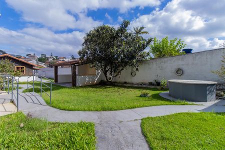 Casa para alugar com 696m², 4 quartos e 4 vagas Casa para alugar com 696m², 4 quartos e 4 vagasÁrea externa