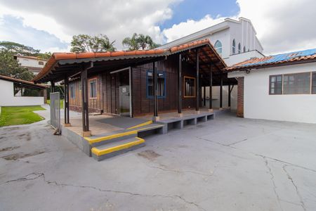 Casa para alugar com 696m², 4 quartos e 4 vagas Casa para alugar com 696m², 4 quartos e 4 vagasGaragem