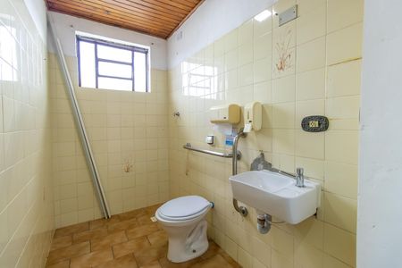Casa para alugar com 696m², 4 quartos e 4 vagas Casa para alugar com 696m², 4 quartos e 4 vagasBanheiro Social