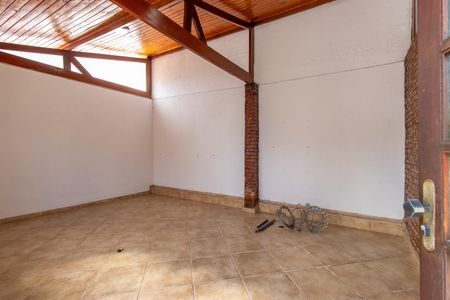 Casa para alugar com 696m², 4 quartos e 4 vagas Casa para alugar com 696m², 4 quartos e 4 vagasEspaço da frente