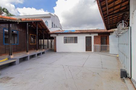 Casa para alugar com 696m², 4 quartos e 4 vagas Casa para alugar com 696m², 4 quartos e 4 vagasGaragem