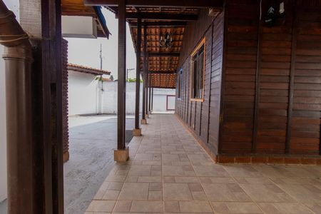 Casa para alugar com 696m², 4 quartos e 4 vagas Casa para alugar com 696m², 4 quartos e 4 vagasÁrea externa