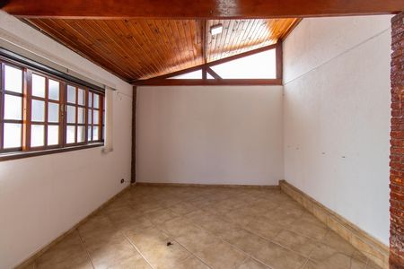 Casa para alugar com 696m², 4 quartos e 4 vagas Casa para alugar com 696m², 4 quartos e 4 vagasEspaço da frente