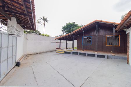 Casa para alugar com 696m², 4 quartos e 4 vagas Casa para alugar com 696m², 4 quartos e 4 vagasGaragem