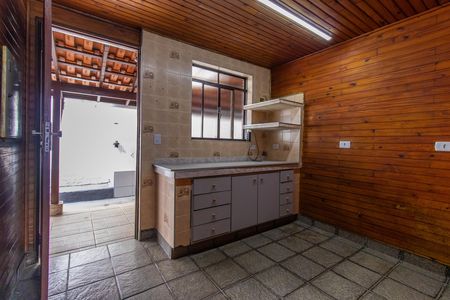 Casa para alugar com 696m², 4 quartos e 4 vagas Casa para alugar com 696m², 4 quartos e 4 vagasCozinha