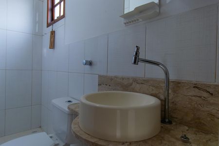 Casa para alugar com 696m², 4 quartos e 4 vagas Casa para alugar com 696m², 4 quartos e 4 vagasBanheiro do Espaço dos fundos